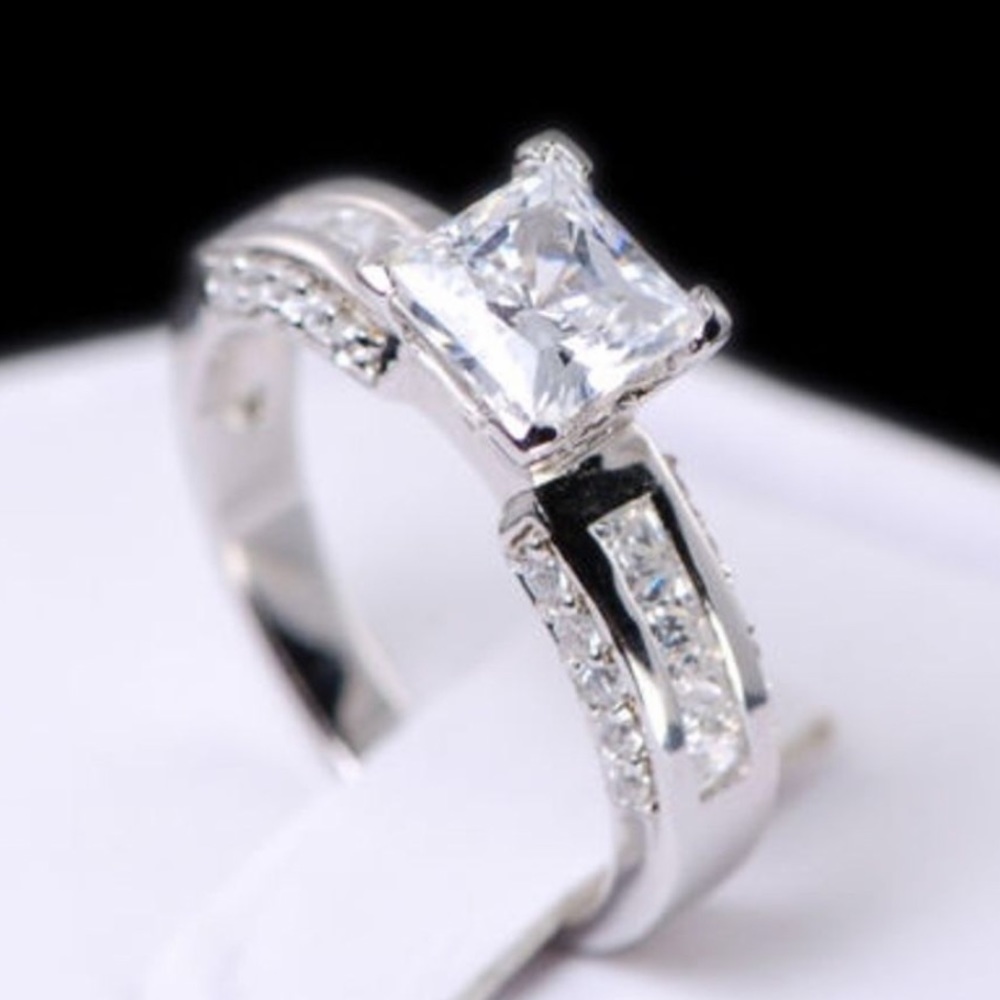 925 Sterling Silver Sapphire Ring - Picture 3 of 6